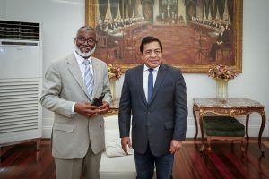 Reitor da Universidade de Luanda é recebido pelo Poder Legislativo