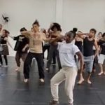 Docente da UniLuanda ensina dança Kabetula